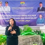 Mengajak Perempuan Membangun SBB, Ny. Rosbayani Asri Tutup Pelatihan Kuliner Sagu dan Kelor